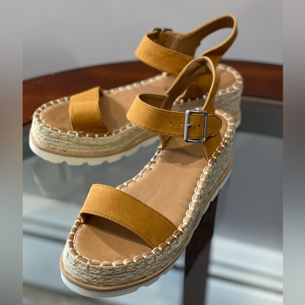 Universal Thread Adea Heels Platform Memory Foam - image 1